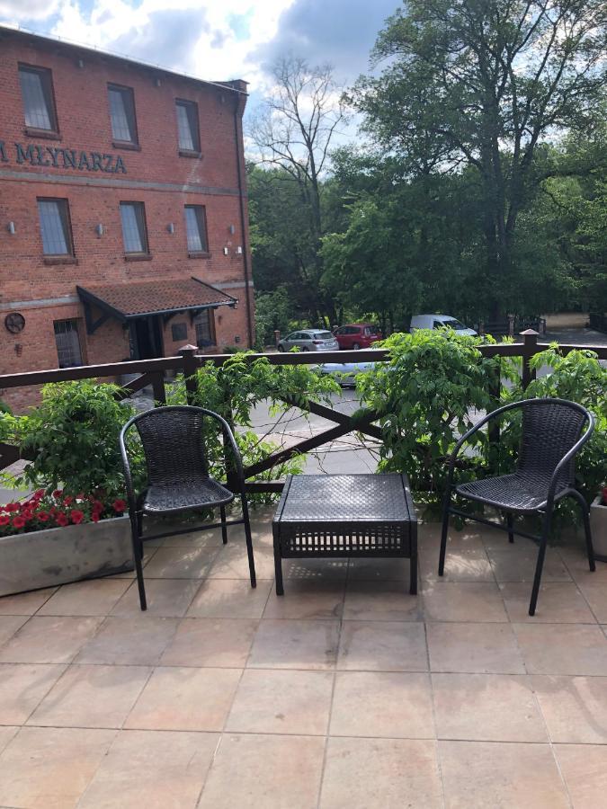 Dom Mlynarza Hotel Zukczyn Bagian luar foto