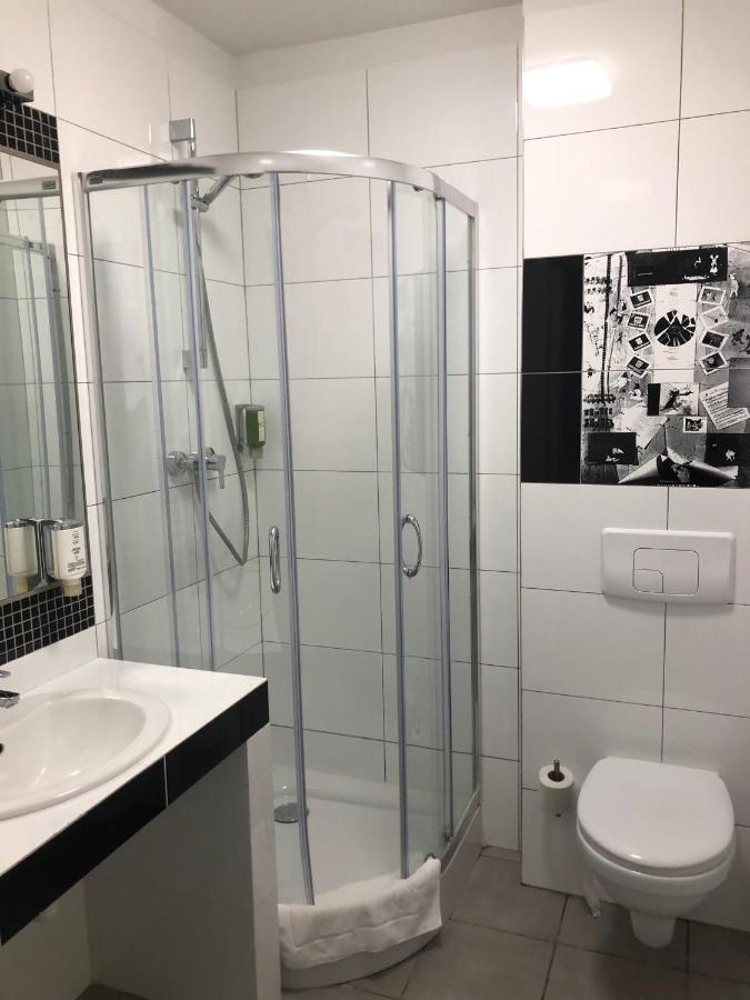 Dom Mlynarza Hotel Zukczyn Bagian luar foto