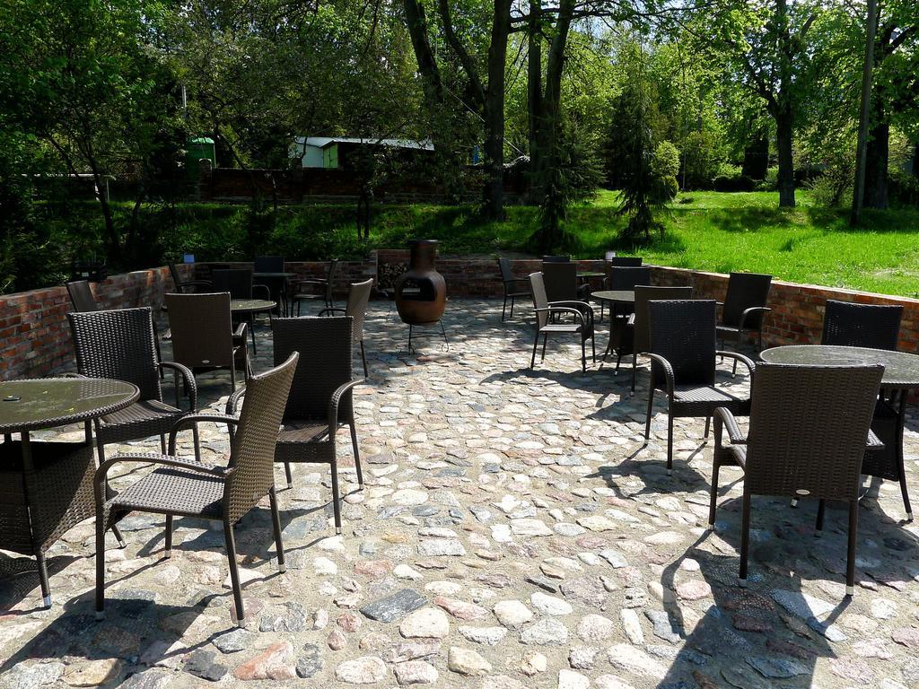 Dom Mlynarza Hotel Zukczyn Bagian luar foto