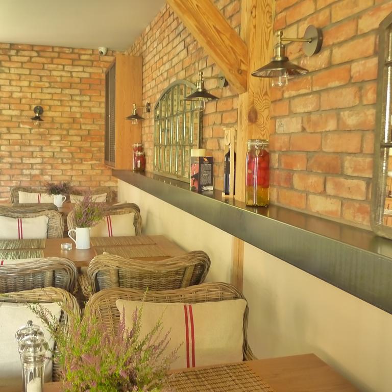 Dom Mlynarza Hotel Zukczyn Bagian luar foto