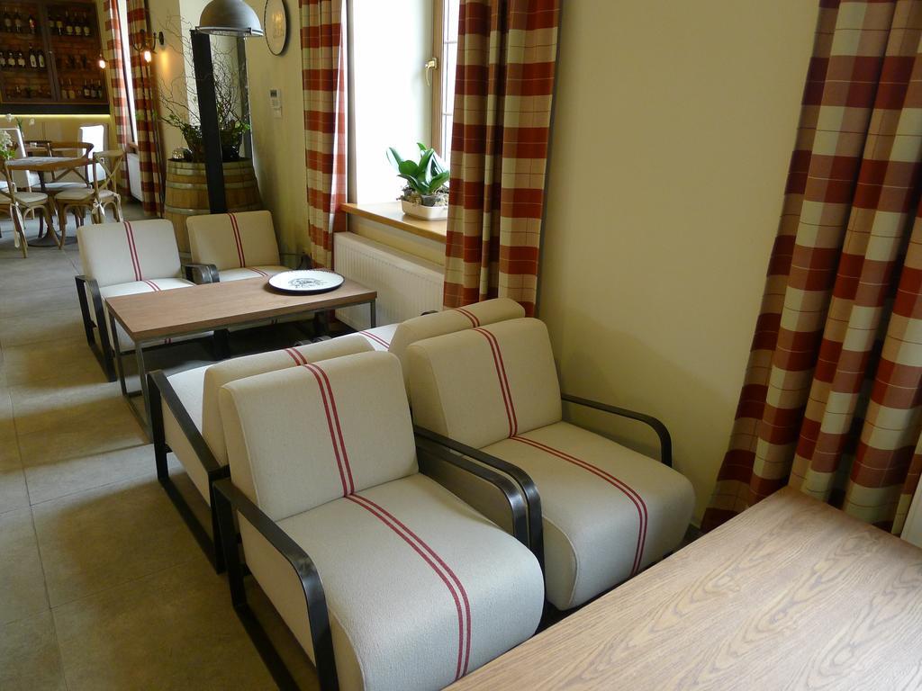 Dom Mlynarza Hotel Zukczyn Bagian luar foto