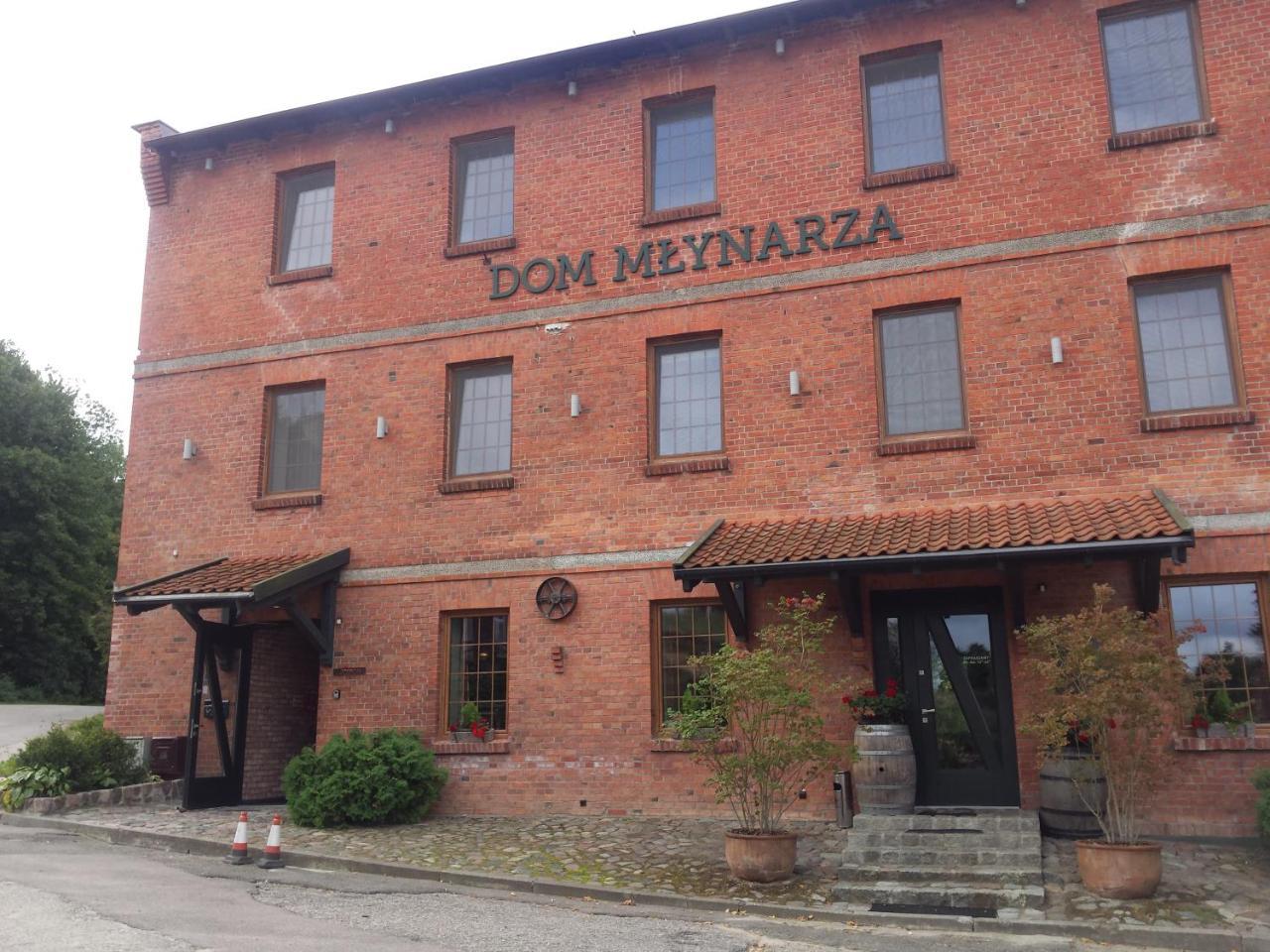 Dom Mlynarza Hotel Zukczyn Bagian luar foto